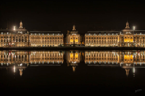 La Bourse dans la Garonne.           (50x75 Dibon)